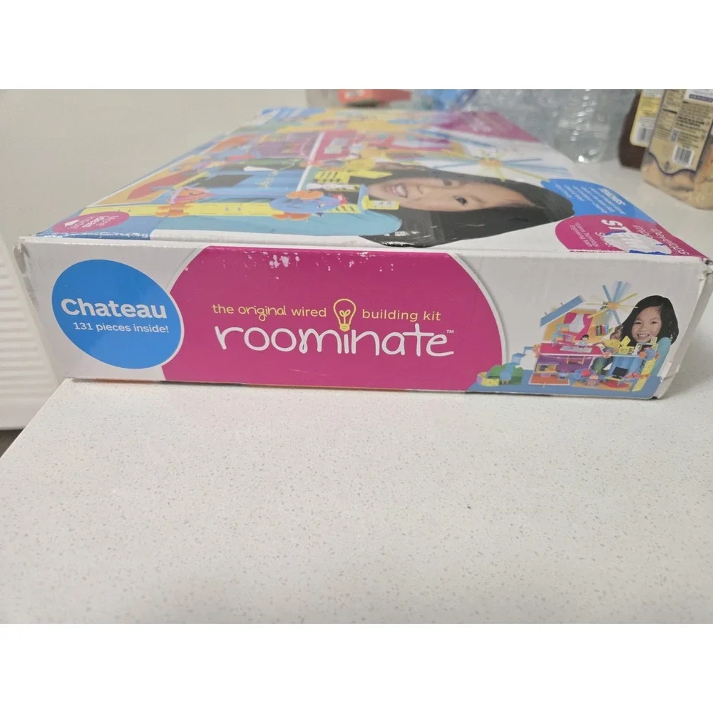 Roominate Chateau Wired Building Kit 131 Pieces Ages 6+ RM3002-DH